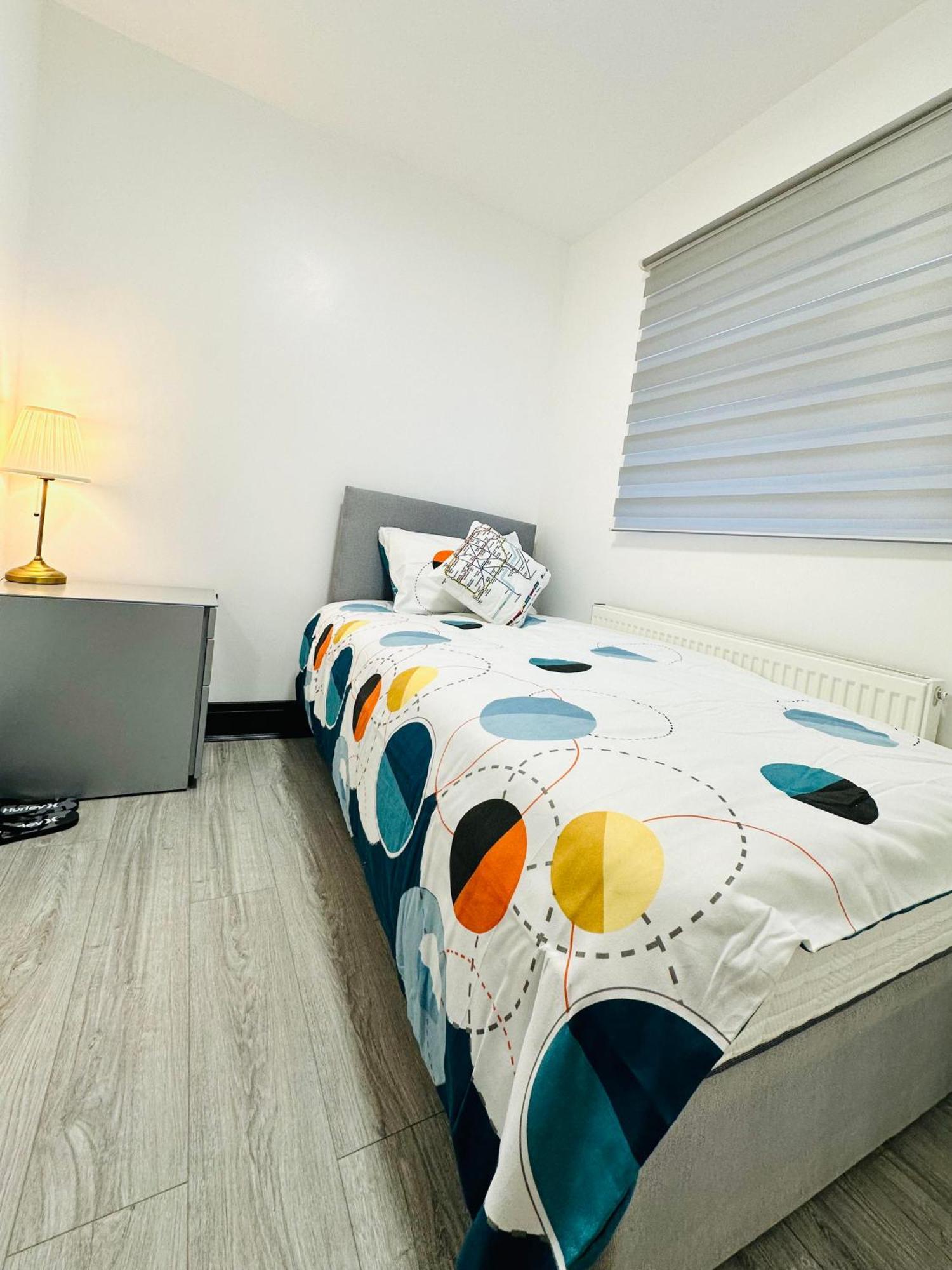 אפרטהוטל Great Place To Live In Dartford - Kent מראה חיצוני תמונה